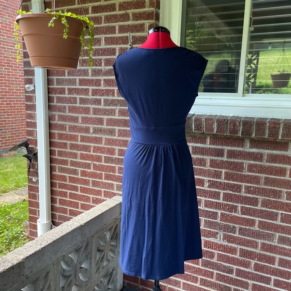 Lands' End Women's Cap Sleeve Twist Front Fit & Flare Blue Dress - size S - Picture 4 of 8
